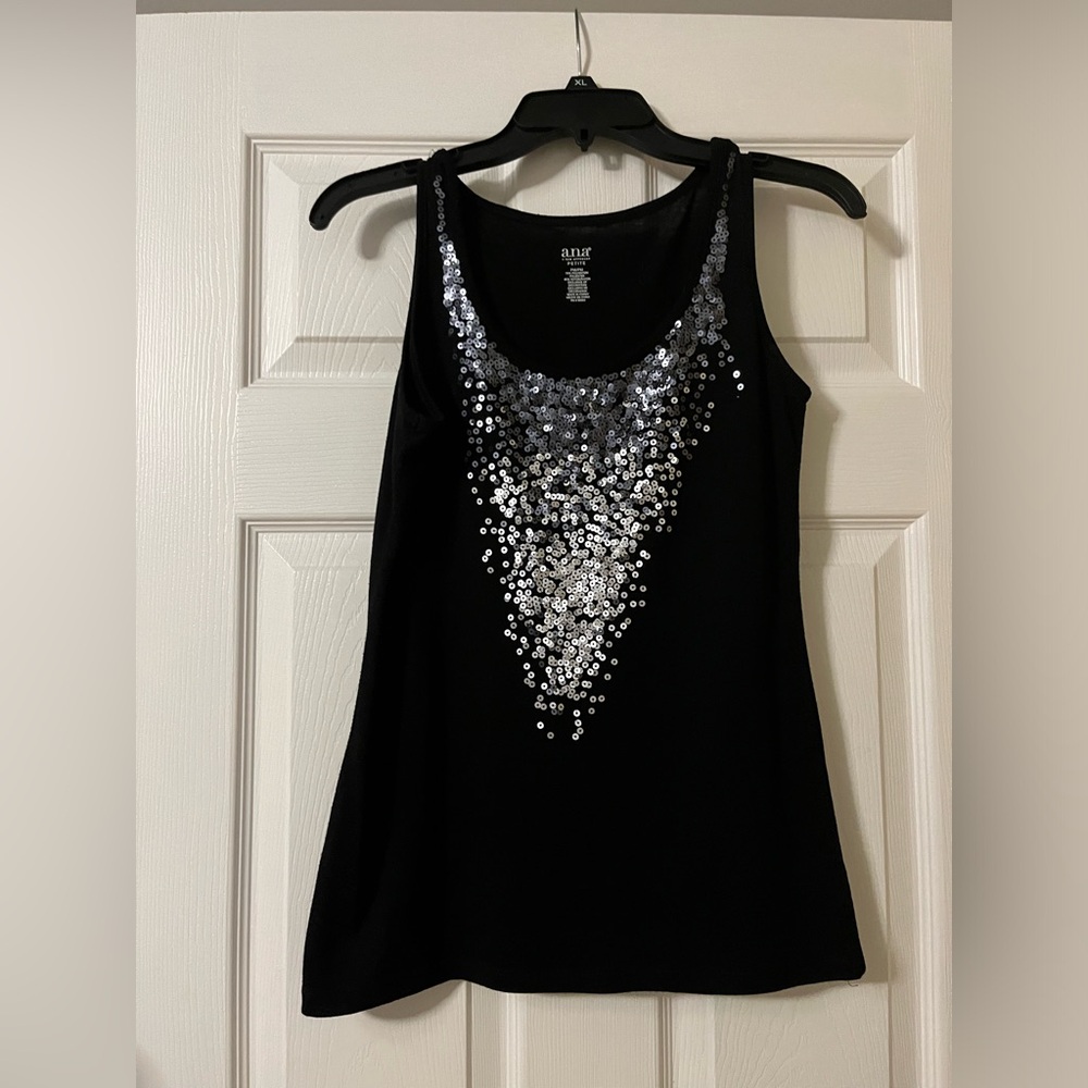 Women’s tank top.